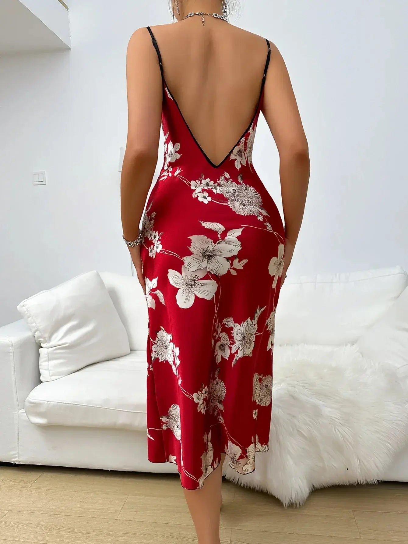 LacyMate™ Elegant Floral Backless Nightdress
